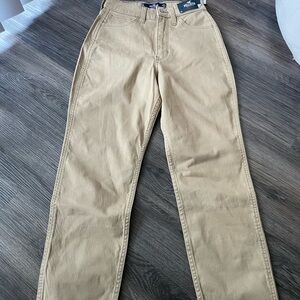 Hollister Women's Straight Leg Jeans in Tan